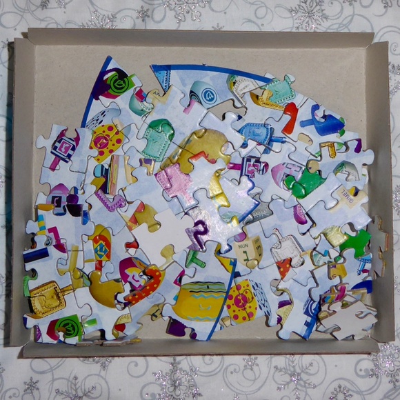 CHANUKAH PUZZLE DREIDELS HANUKKAH RITE LITE FUN GAME FAMILY 100 PC ROUND - Picture 2 of 3